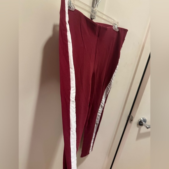 H&M Maroon Athletic Leggings - Picture 3 of 3